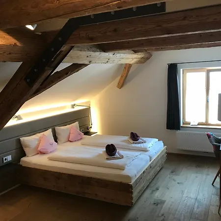 Hotel Zum Hirschen - & Beim Stoeckeler 3*
