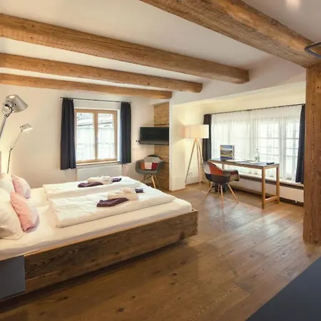 Zum Hirschen - & Beim Stoeckeler Hotel